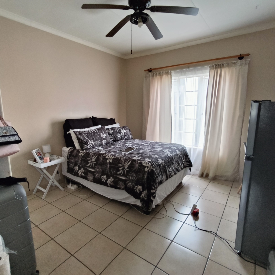 2 Bedroom Property for Sale in Kannoniers Park North West